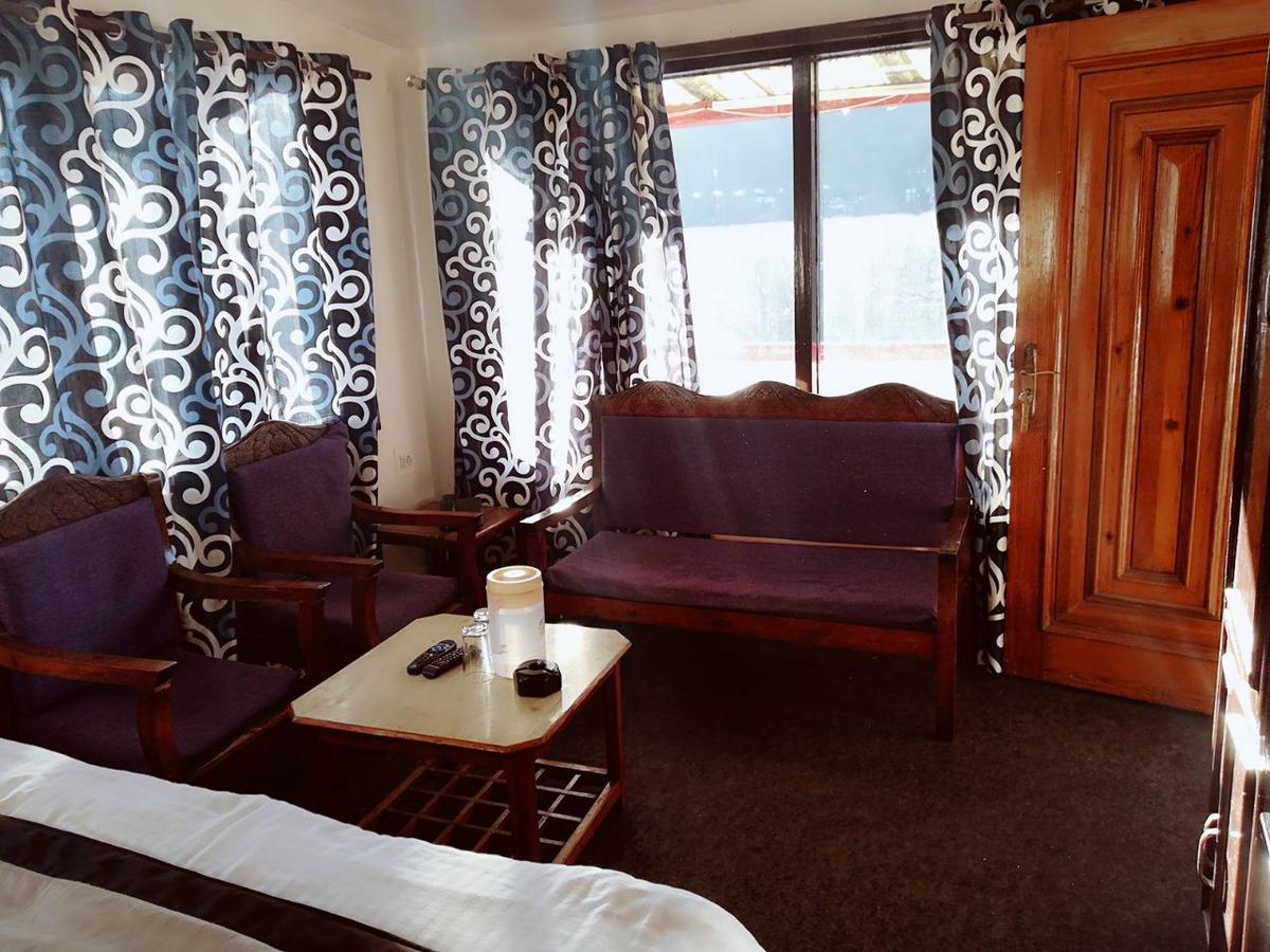 Goroomgo Luxury Stay Mall Road Nainital Extérieur photo